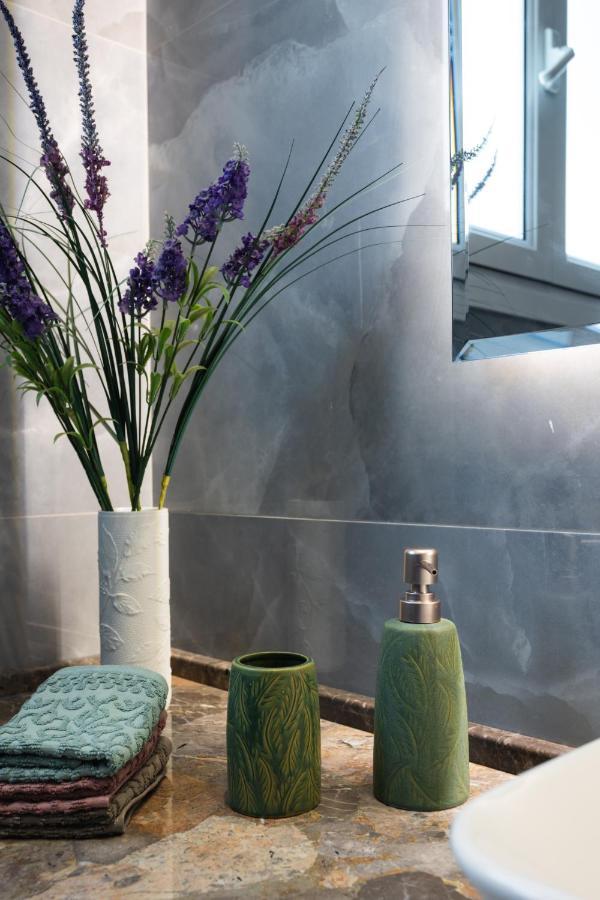 Nina'S Luxury Apartments Virós エクステリア 写真