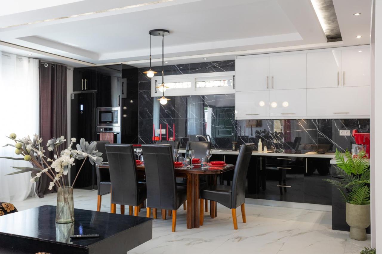 Nina'S Luxury Apartments Virós エクステリア 写真